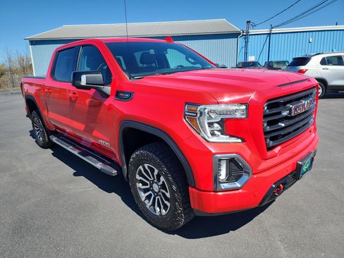 Certified 2022 GMC Sierra 1500 AT4 w/ Driver Alert Package II image 2