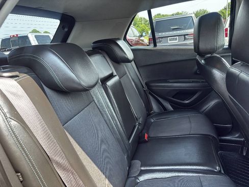 Used 2016 Chevrolet Trax LT w/ LT Convenience Package FWD image 22
