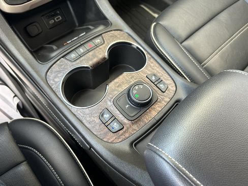 Used 2023 GMC Acadia Denali AWD/4WD image 22