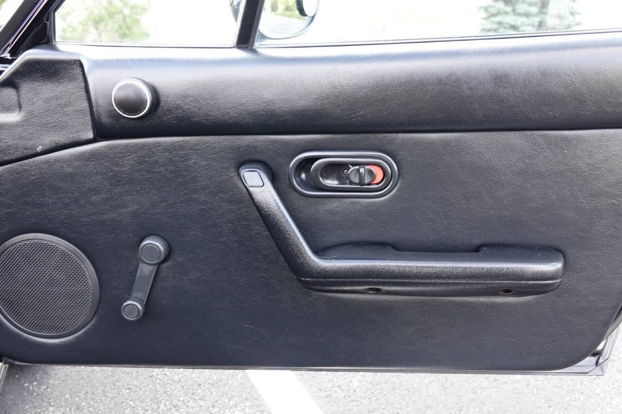 Used 1996 MAZDA MX-5 Miata RWD image 81