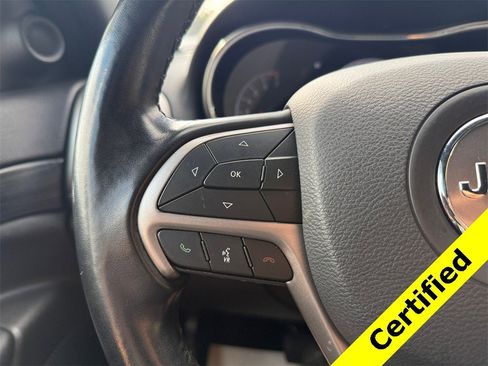 Certified 2021 Jeep Grand Cherokee Laredo image 21