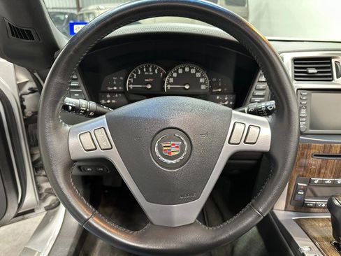 Used 2006 Cadillac XLR V image 31