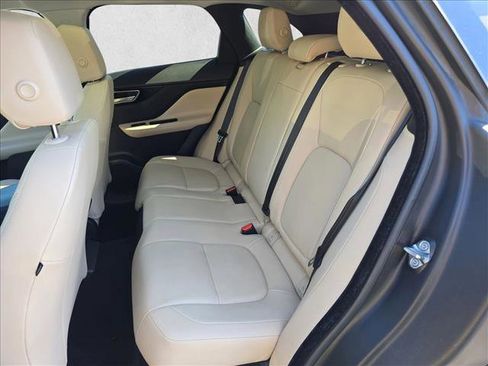 Used 2018 Jaguar F-PACE Premium AWD/4WD image 14