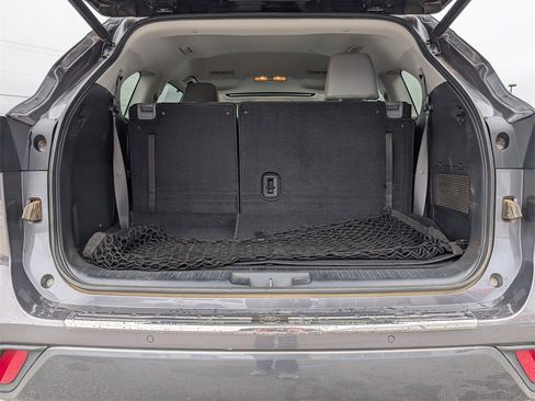 Used 2021 Toyota Highlander Limited image 32