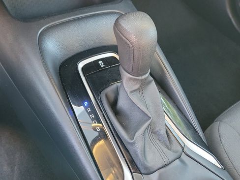 Used 2024 Toyota Corolla LE FWD image 29