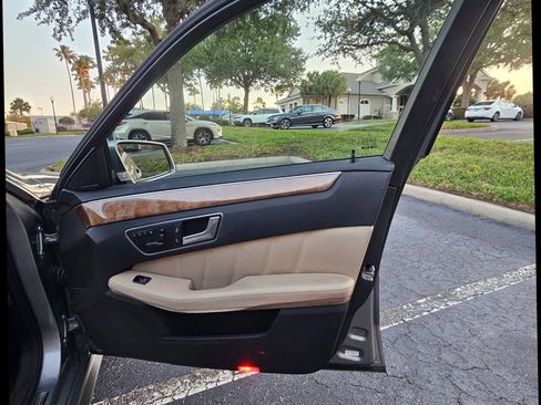 Used 2012 Mercedes-Benz E 350 Sedan image 23