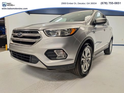 Used 2017 Ford Escape SE FWD image 3