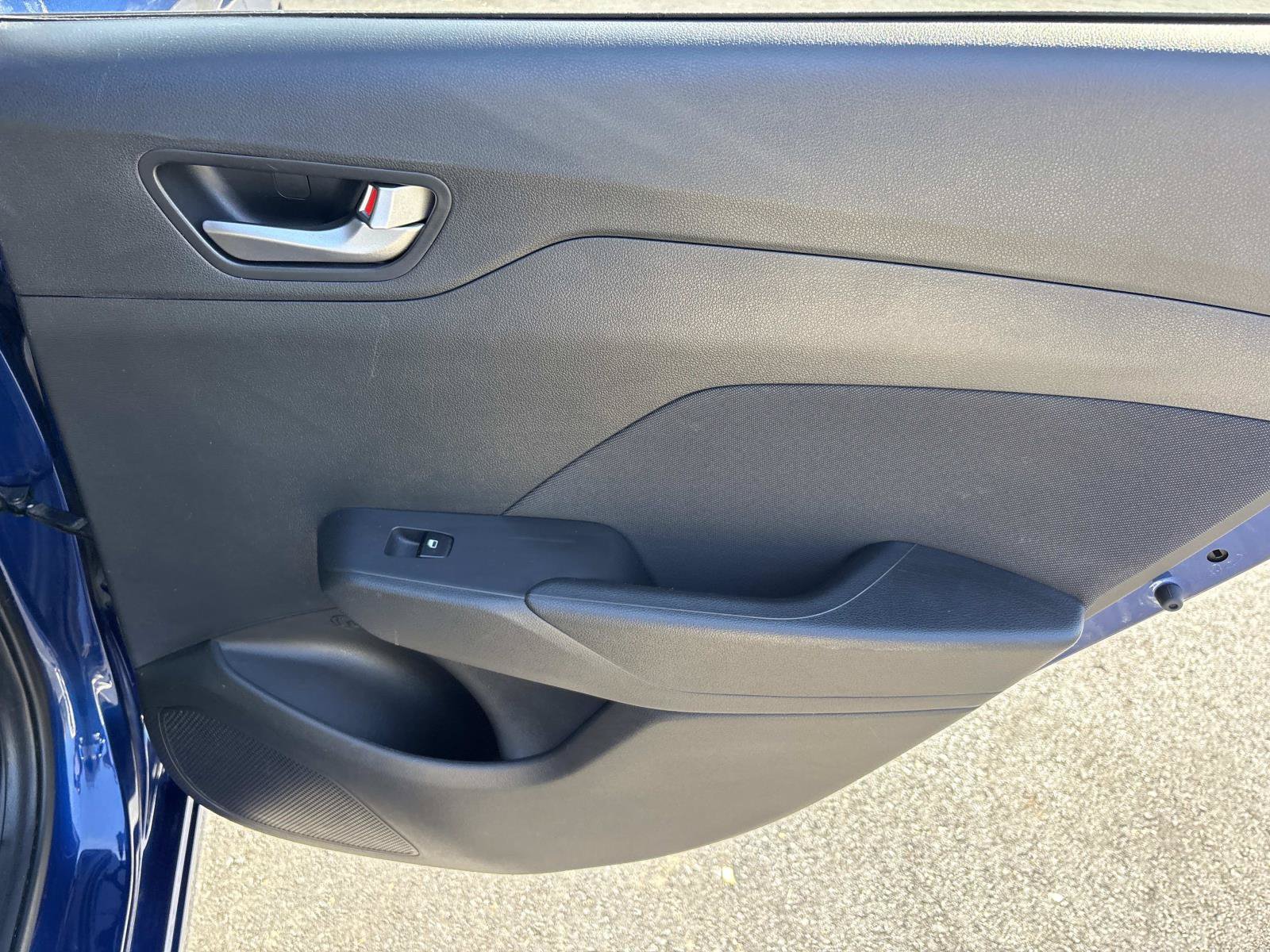 Used 2022 Hyundai Accent SE FWD image 31