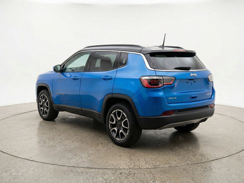 Used 2025 Jeep Compass Trailhawk AWD/4WD image 6
