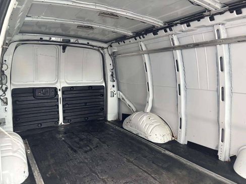 Used 2016 Chevrolet Express 3500 Extended RWD image 14