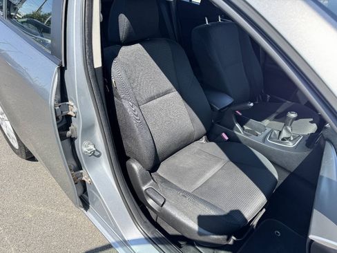 Used 2013 MAZDA MAZDA3 i Touring FWD image 16