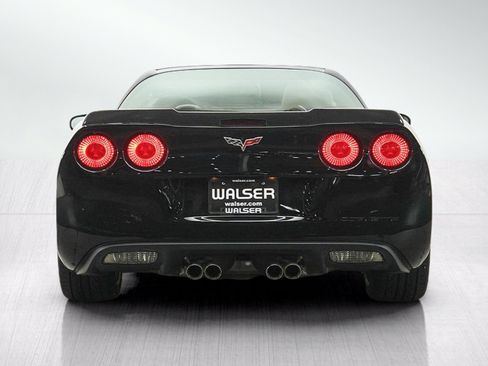 Used 2007 Chevrolet Corvette Coupe w/ Preferred Equipment Group RWD image 4