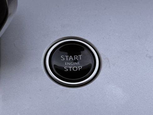 Used 2025 Land Rover Range Rover Long Wheelbase SE image 20