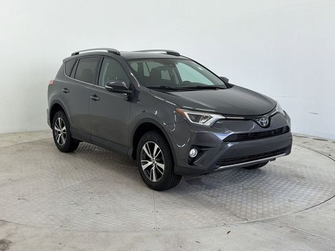 Used 2018 Toyota RAV4 XLE w/ Plus Extra Value Package AWD/4WD image 7