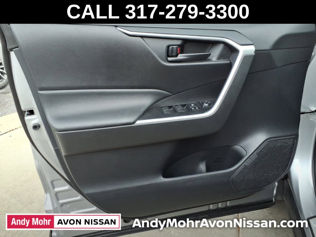 Used 2025 Toyota RAV4 LE AWD/4WD image 15
