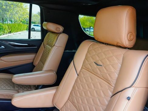 Used 2022 Cadillac Escalade ESV Premium Luxury w/ LPO, Floor Liner Package image 10