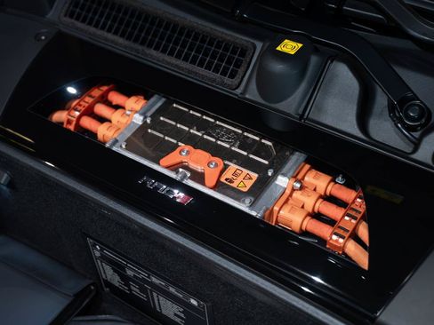 Used 2023 Ferrari SF90 Stradale AWD/4WD image 37