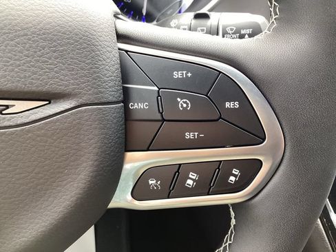 New 2027 Chrysler Pacifica Select FWD image 29