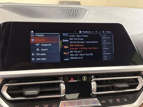 Used 2023 BMW 430i Convertible w/ Convenience Package image 17