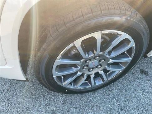 Used 2021 GMC Acadia Denali w/ Denali Technology Package image 6