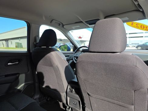 Used 2023 Nissan Rogue SV FWD image 16