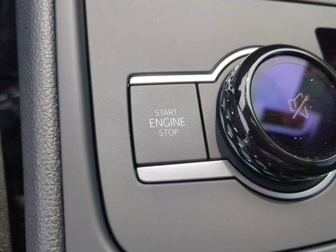 New 2026 Volkswagen Tiguan SE FWD image 31