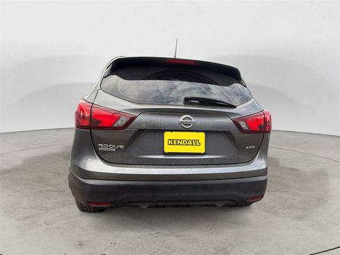 Used 2019 Nissan Rogue Sport S image 3