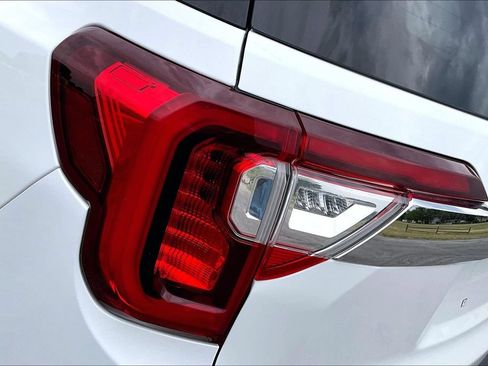 Used 2023 GMC Acadia SLE w/ Driver Convenience Package FWD image 29