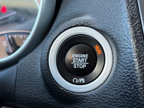Used 2020 Dodge Journey SE w/ SE Popular Equipment Group FWD image 23
