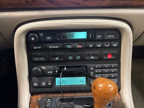 Used 2001 Jaguar XK8 Convertible image 23