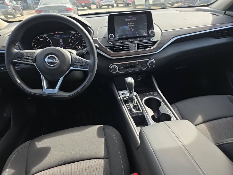 Used 2024 Nissan Altima 2.5 SV FWD image 6