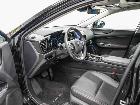 Used 2025 Lexus NX 250 FWD image 18