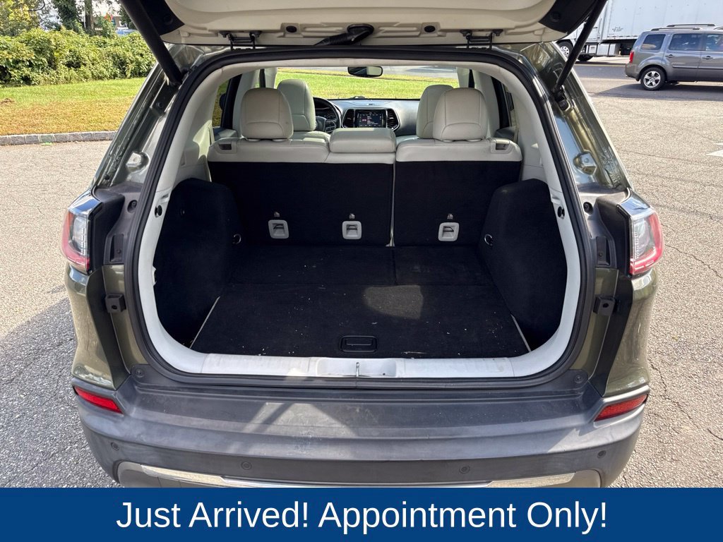Used 2019 Jeep Cherokee Limited w/ Luxury Group AWD/4WD image 11