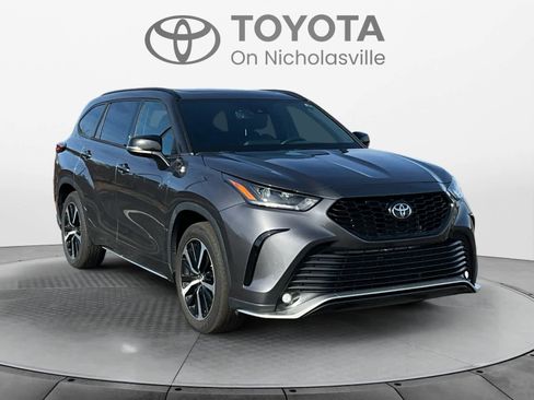 Used 2021 Toyota Highlander XSE image 8
