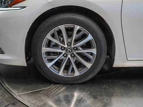 Used 2024 Lexus ES 350 image 9