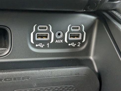 Used 2023 RAM 2500 Limited image 26