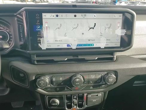 New 2026 Jeep Gladiator Sport image 17