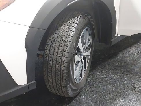 Used 2024 Subaru Outback Premium image 31