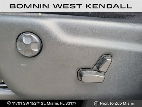 Used 2021 Jeep Grand Cherokee Laredo X image 11