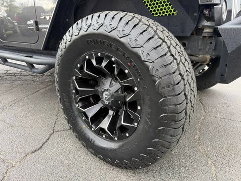 Used 2018 Jeep Wrangler Unlimited Sahara image 88