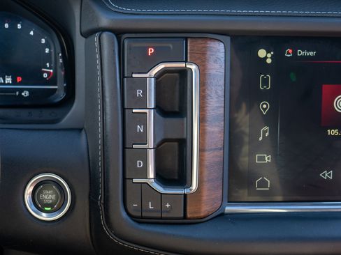 Used 2023 GMC Yukon Denali Ultimate image 13