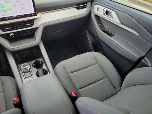 Used 2026 Ford Explorer Active RWD image 10