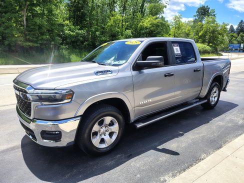 Certified 2025 RAM 1500 Big Horn AWD/4WD image 4