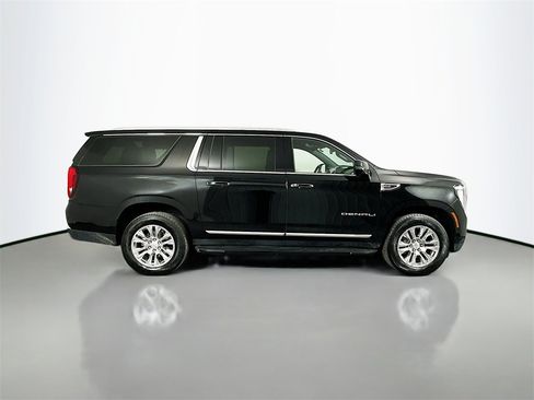 Used 2025 GMC Yukon XL Denali image 8