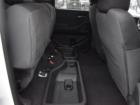 Used 2023 Nissan Frontier SV w/ SV Convenience Package image 44