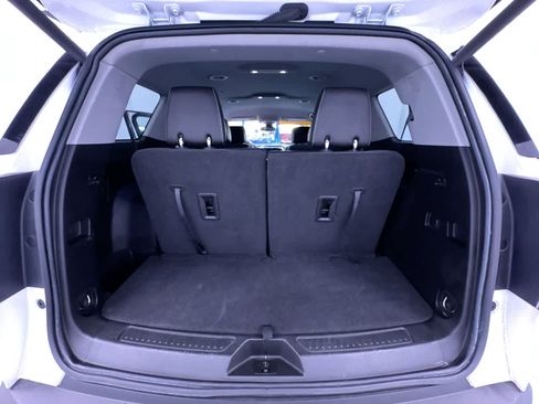 Used 2023 GMC Acadia SLT FWD image 46
