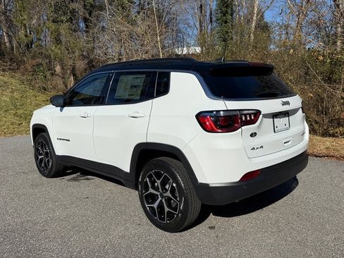 New 2026 Jeep Compass Limited image 9