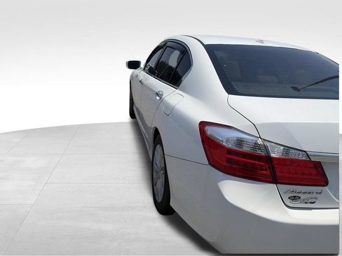 Used 2015 Honda Accord Touring image 8
