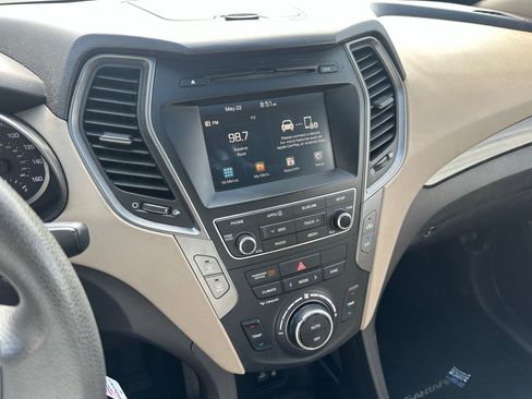 Used 2017 Hyundai Santa Fe Sport FWD image 4
