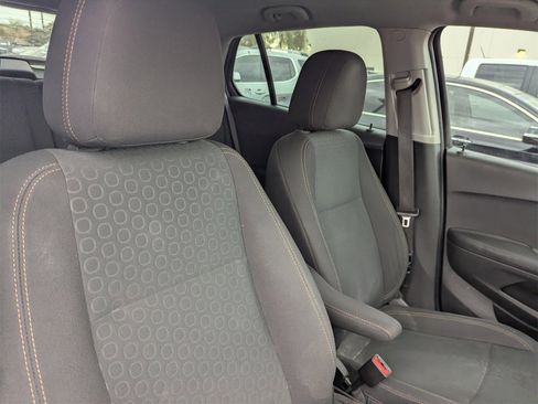 Used 2020 Chevrolet Trax LS w/ LPO, Cargo Package image 6